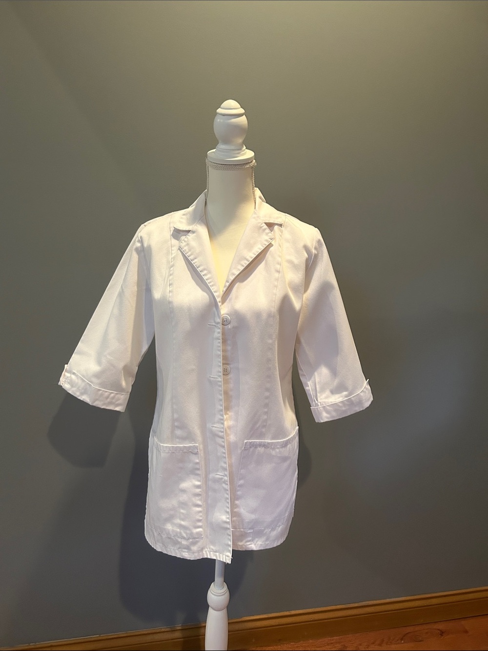 Cherokee White Women's Button-Down Three-Quarter Sleeve Shirt